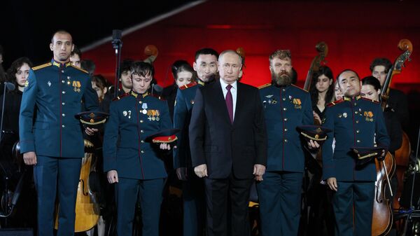 Ruski predsednik Vladimir Putin na svečanosti povodom 80 godina od pobede u Kurskoj bici - Sputnik Srbija