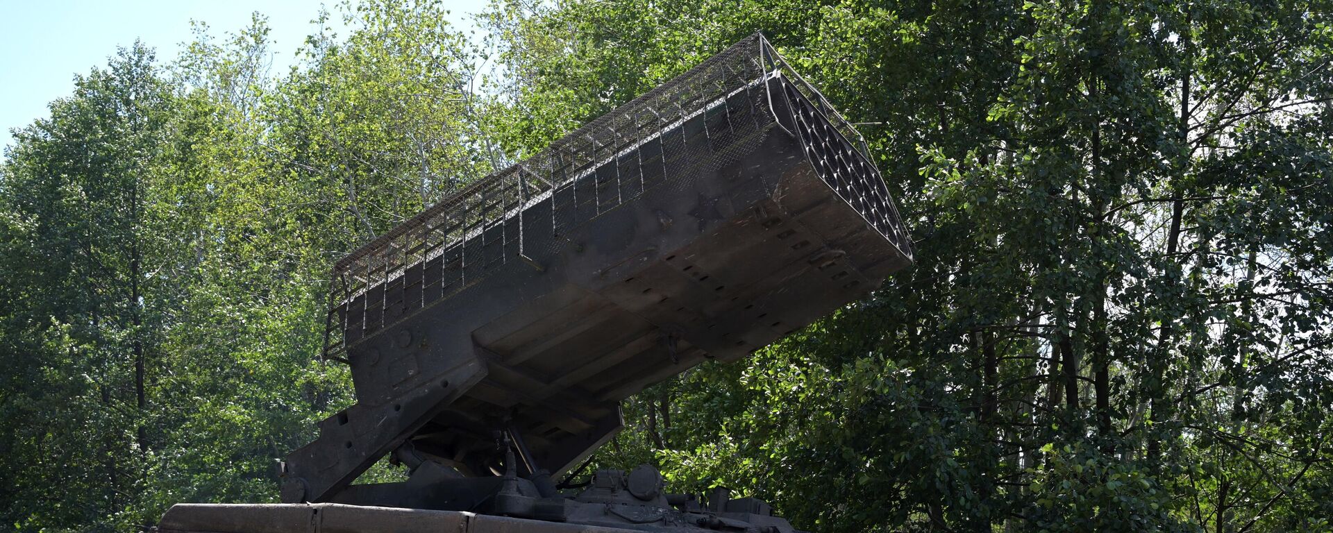 Teški višecevni raketni sistem TOS-1A u zoni specijalne vojne operacije - Sputnik Srbija, 1920, 14.09.2023