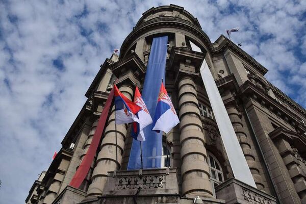 Centralni deo manifestacije „Dan tradicije“ održaće se u centru prestonice uz svečanu povorku učesnika obučenih u narodne nošnje i glavni muzičko-scenski program u kojem će učestvovati dečji horovi, pevači i folklorni ansambli. - Sputnik Srbija