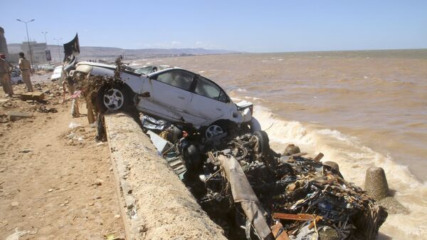 Аутомобил уништен у поплавама у Либији - Sputnik Србија