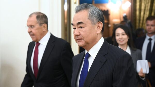 Šefovi ruske i kineske diplomatije Sergej Lavrov i Vang Ji na sastanku u Moskvi - Sputnik Srbija