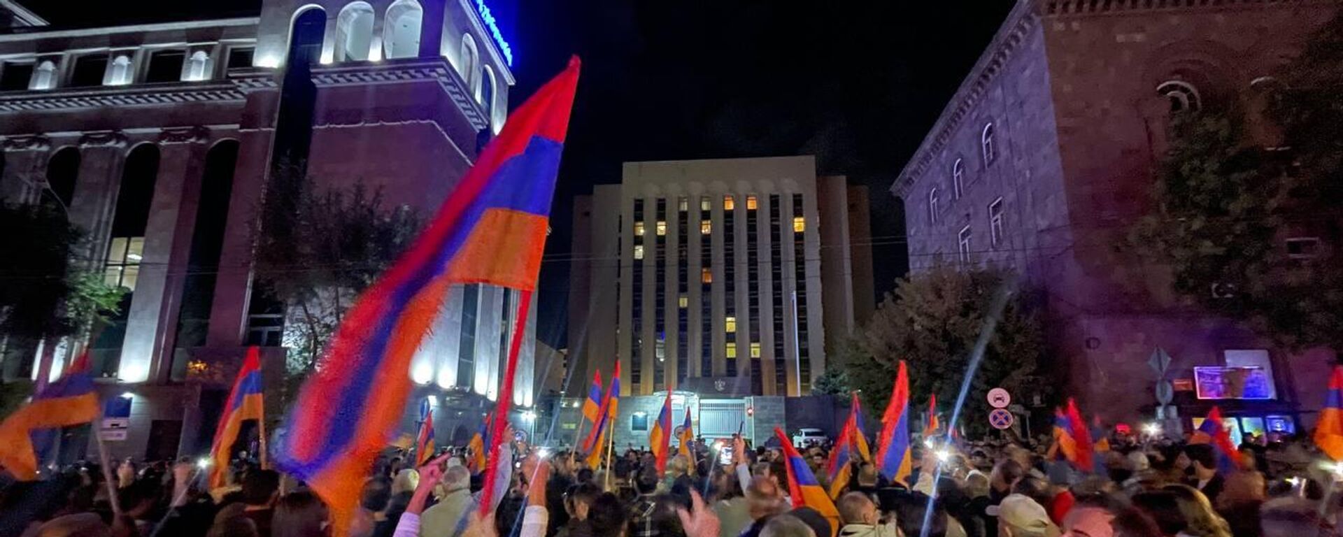 Протести у Јеревану због ситуације у Нагорно Карабаху - Sputnik Србија, 1920, 27.09.2023