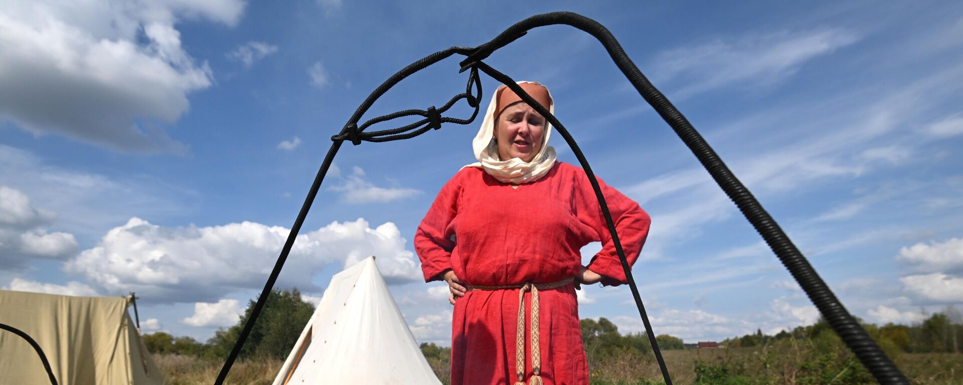 Učesnica vojno-istorijskog festivala Polje Kulikovo posvećeno godišnjici Kulikovske bitke - Sputnik Srbija, 1920, 24.09.2023