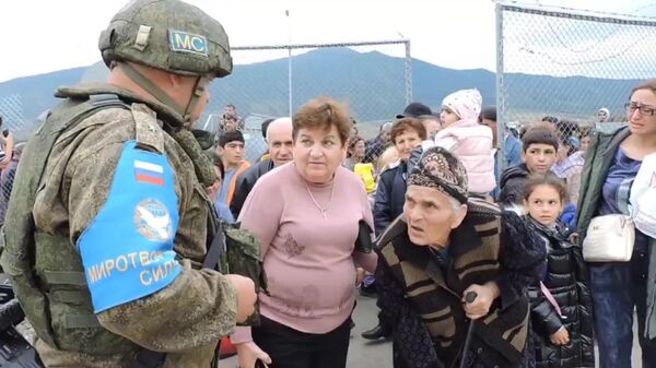 Руски мировњаци помажу становницима Карабаха - Sputnik Србија