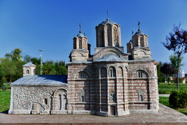 Pored već postavljenih minijatura  najznačajnih  srpskih manastira,  u planu je izrada i postavka još nekoliko svetinja među kojima će se naći manastir Hilandar - Sputnik Srbija