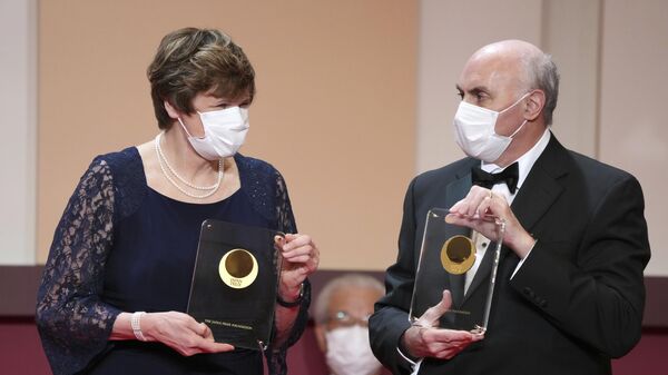 Каталин Карико и Дру Вајсман, добитници Нобелове награде за медицину - Sputnik Србија