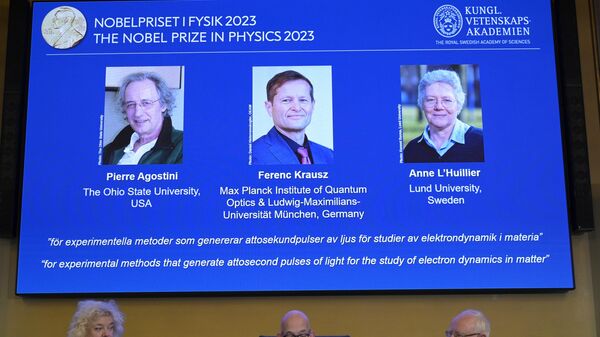 Nobelovu nagradu za fiziku podelilo troje naučnika - Sputnik Srbija