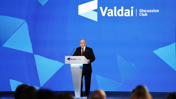 Predsednik Rusije Vladimir Putin na forumu „Valdaj“ - Sputnik Srbija