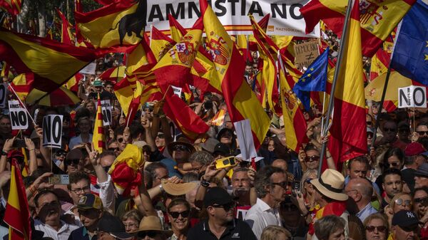 Хиљаде људи у Барселони протестовало против могућег споразума о амнестији - Sputnik Србија
