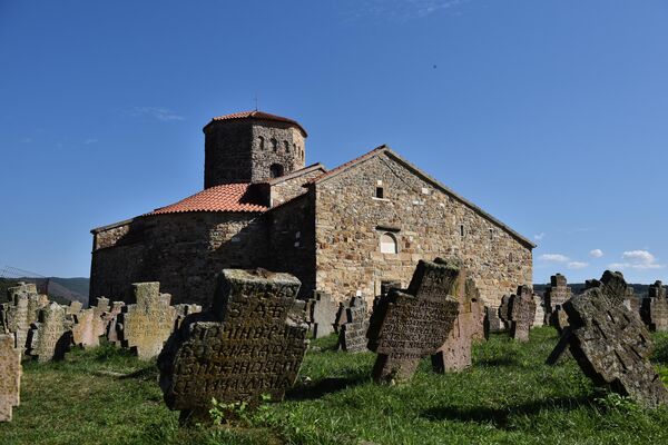 Petrova crkva, kako još nazivaju ovu svetinju,  izgrađena  je u devetom veku na temeljima još starije bogomolje koja je tu postojala još u šestom veku - Sputnik Srbija