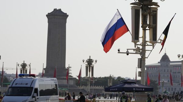 Ruska zastava u Pekingu - Sputnik Srbija
