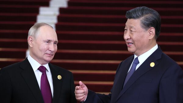 Vladimir Putin i Si Đinping u Pekingu - Sputnik Srbija
