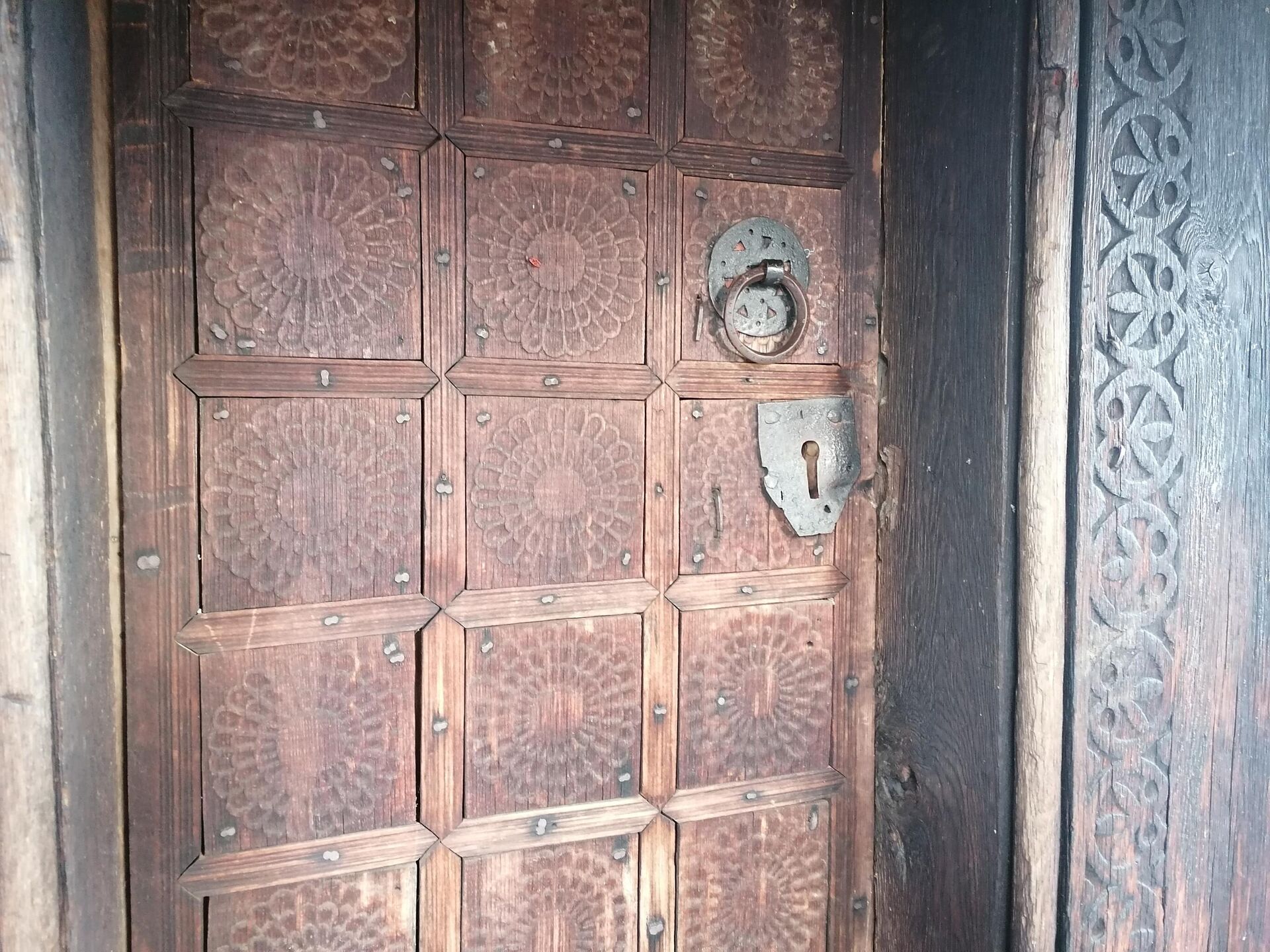 Skromna vrata imala su funkciju da spreče ulazak Turaka na konjima - Sputnik Srbija, 1920, 18.10.2023