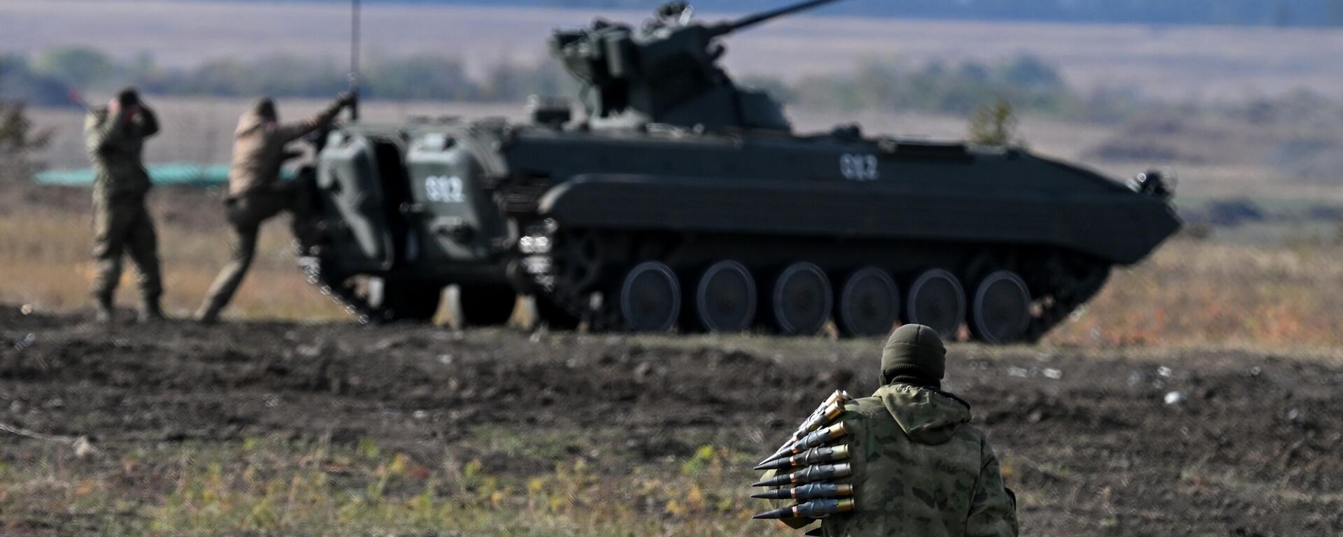 Pripema posade oklopnih vozila u zoni specijalne vojne operacije - Sputnik Srbija, 1920, 24.10.2023