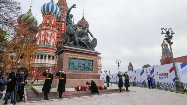 Dan narodnog jedinstva, ruski lider Vladimir Putin polaže venac - Sputnik Srbija