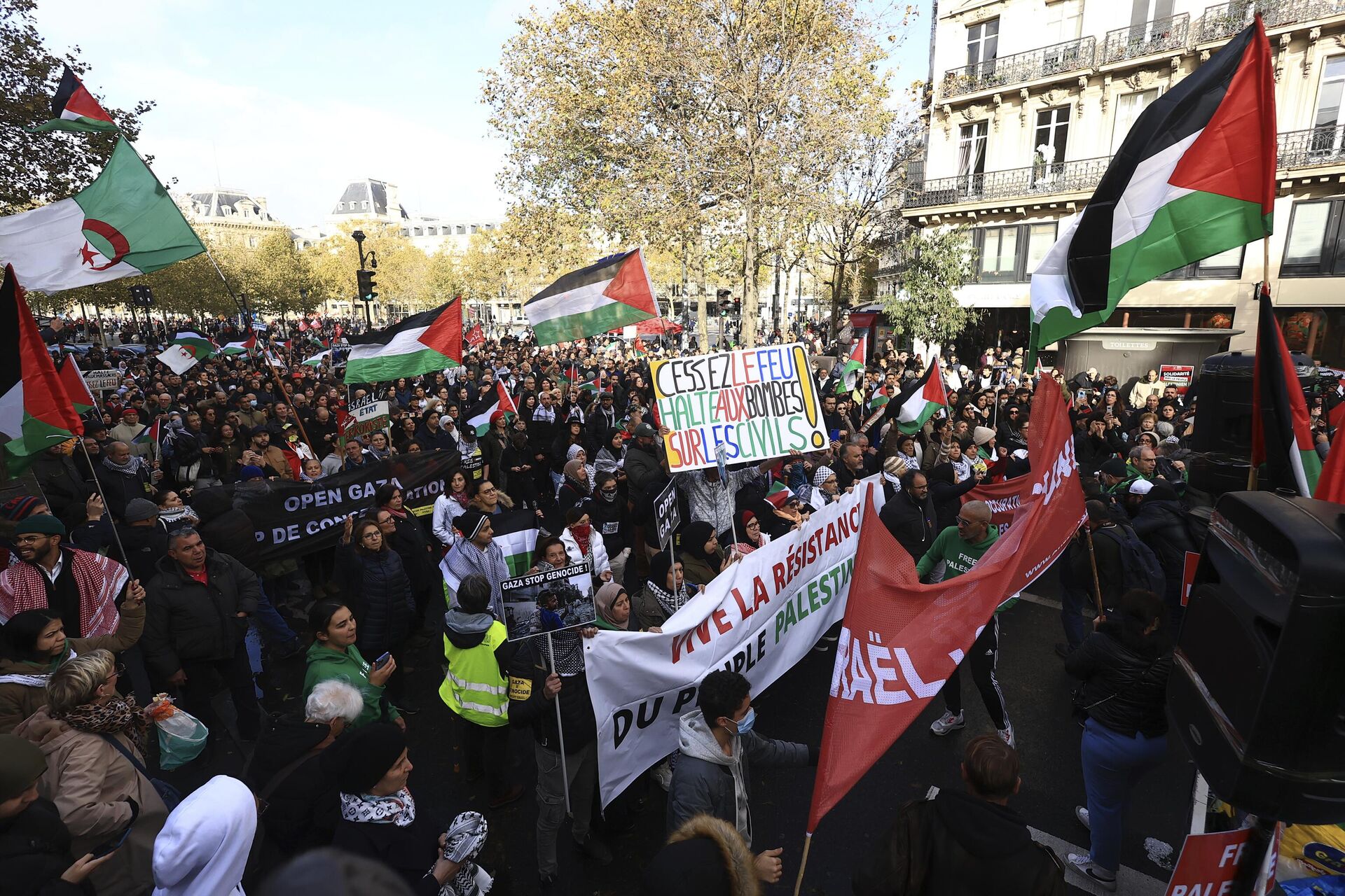 Protest u Parizu u znak podrške Palestincima - Sputnik Srbija, 1920, 04.11.2023