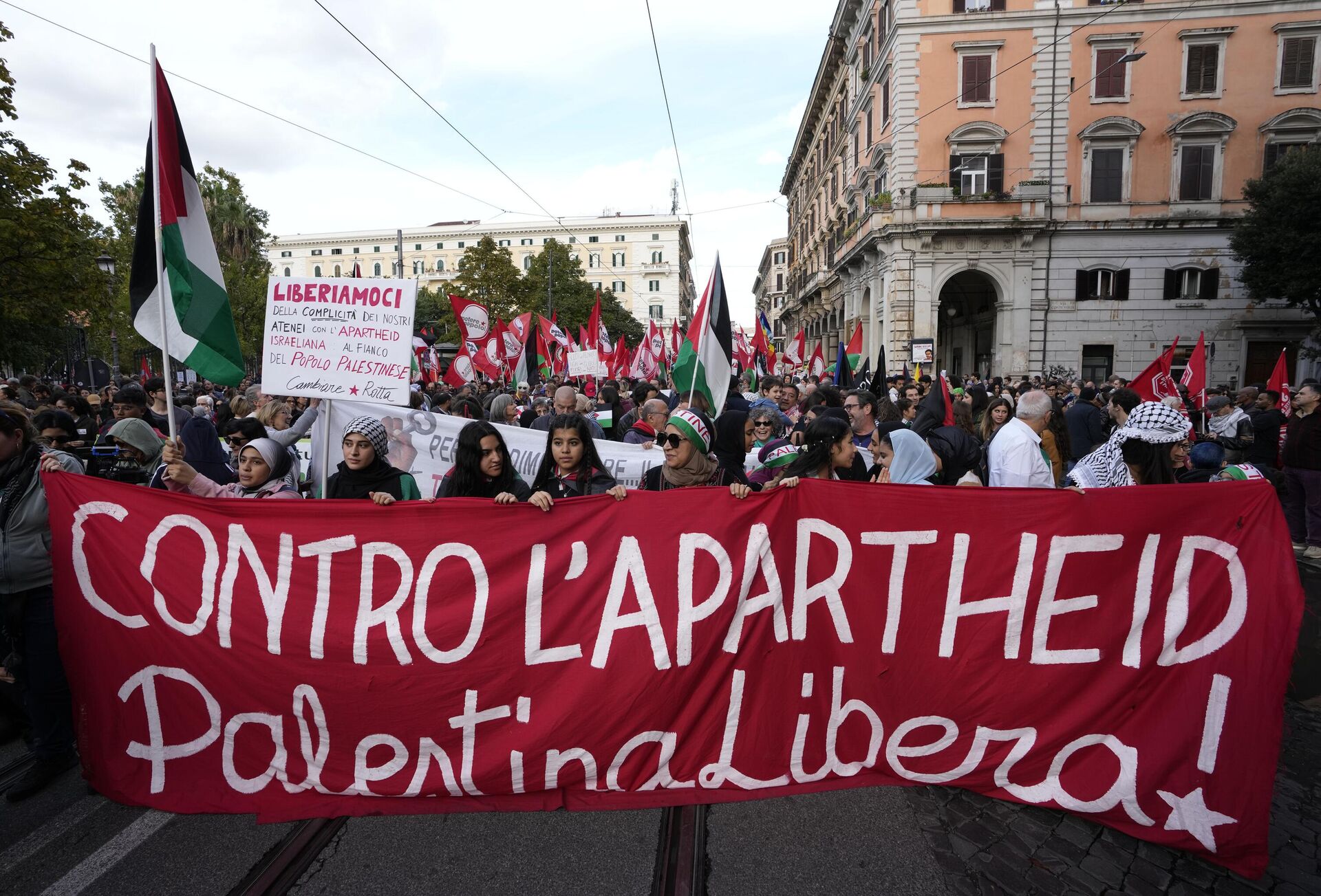 Protest u Rimu u znak podrške Palestincima - Sputnik Srbija, 1920, 04.11.2023