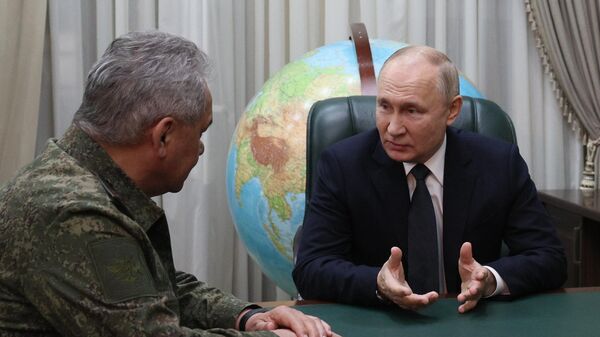 Predsednik Rusije Vladimir Putin u poseti štabu Južnog vojnog okruga - Sputnik Srbija