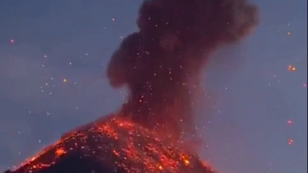 Na Siciliji došlo do erupcije vulkana Etna - Sputnik Srbija