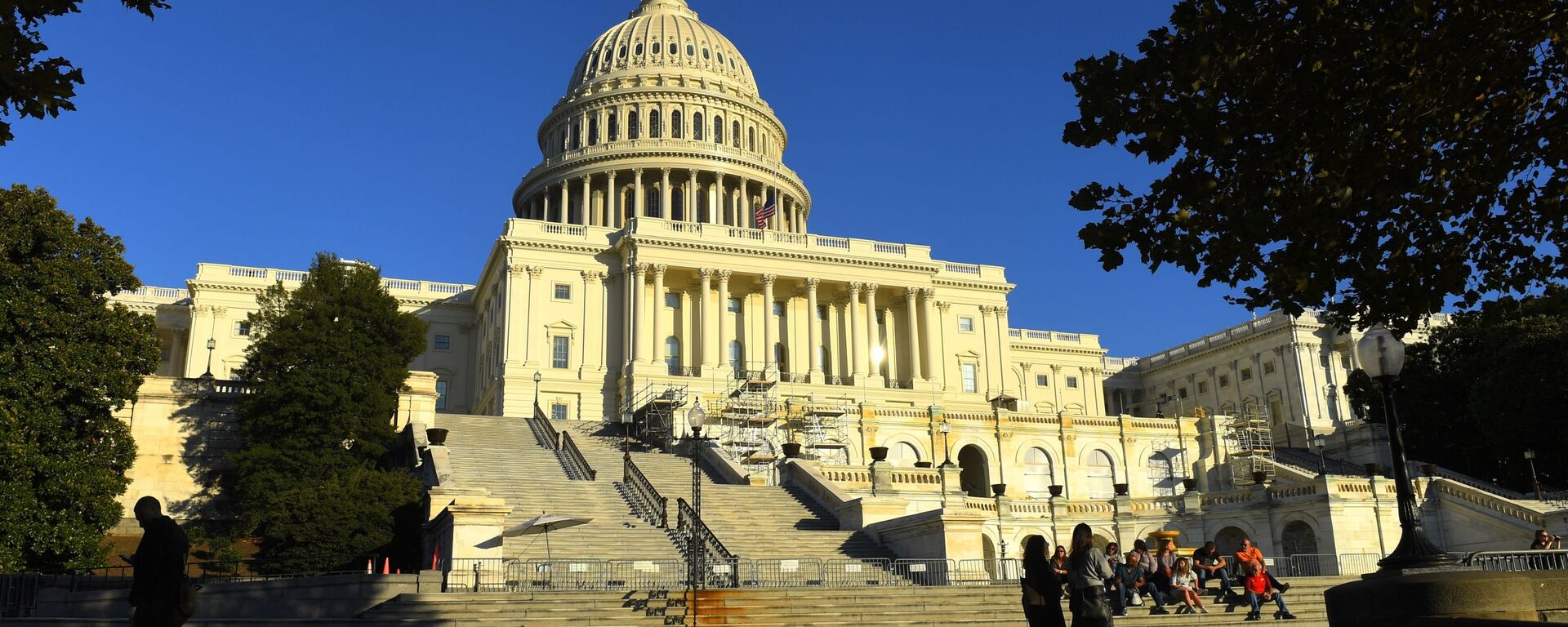 Капитолий на Капитолийском холме в Вашингтоне, США - Sputnik Србија, 1920, 01.07.2025