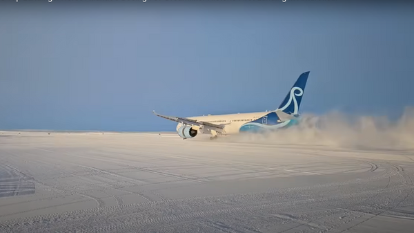 Sletanje aviona Boing 787 na Antarktik - Sputnik Srbija
