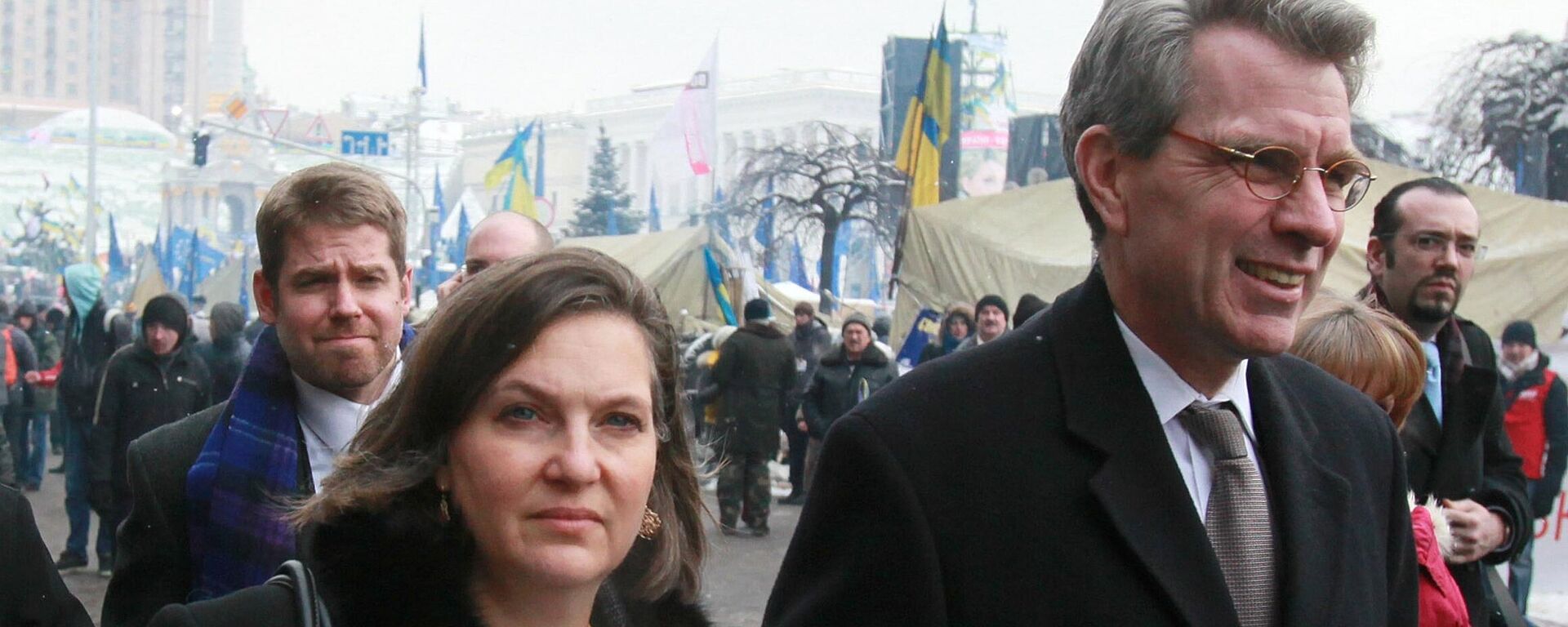 Заместитель госсекретаря США В.Нуланд и посол США Д.Пайетта  в Киеве, 2013 год - Sputnik Србија, 1920, 05.03.2024