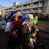 Палестинцы возвращаются в свои дома в Хан-Юнисе на юге сектора Газа в первые часы четырехдневного перемирия в боях между Израилем и боевиками ХАМАС - Sputnik Србија