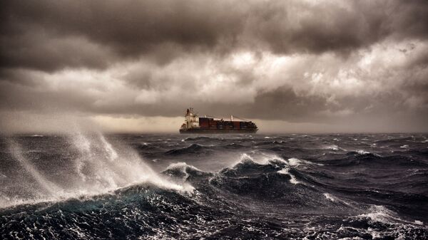 Грузовое судно во время шторма в Средиземном море неподалеку от Мальты - Sputnik Србија