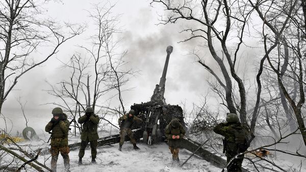 Руске снаге гађају украјинске положаје хаубицом мста-б - Sputnik Србија