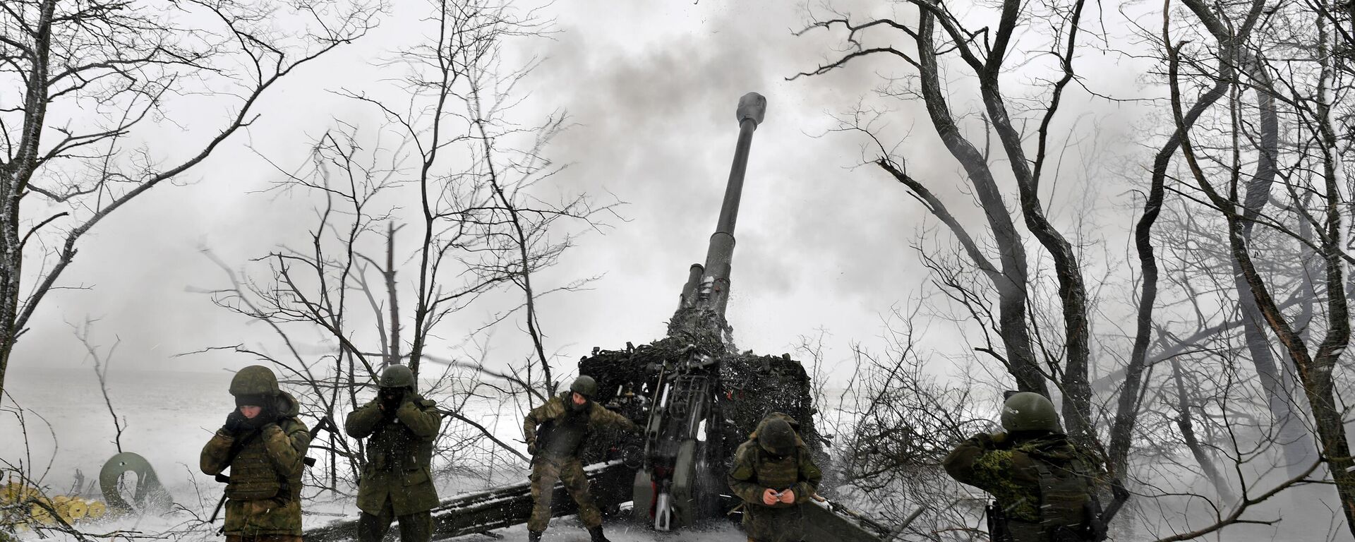 Ruske snage gađaju ukrajinske položaje haubicom msta-b - Sputnik Srbija, 1920, 21.02.2024