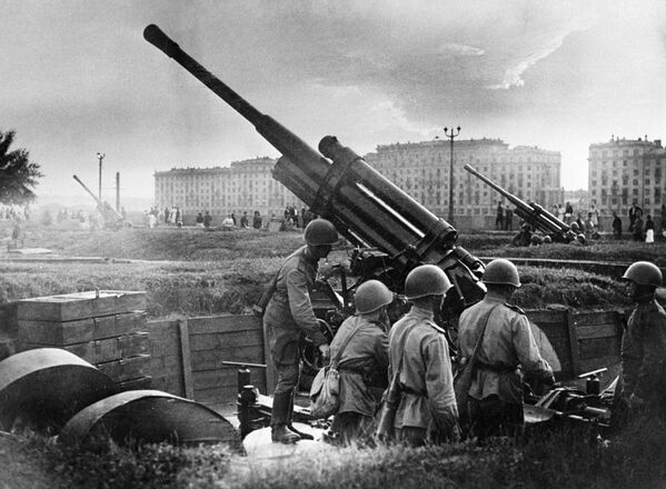 Ракетни одред код парка Горки у Москви током Другог светског рата. - Sputnik Србија
