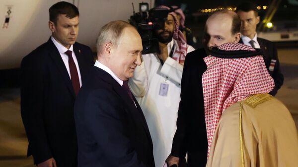 Vladimir Putin stigao u Saudijsku Arabiju - Sputnik Srbija