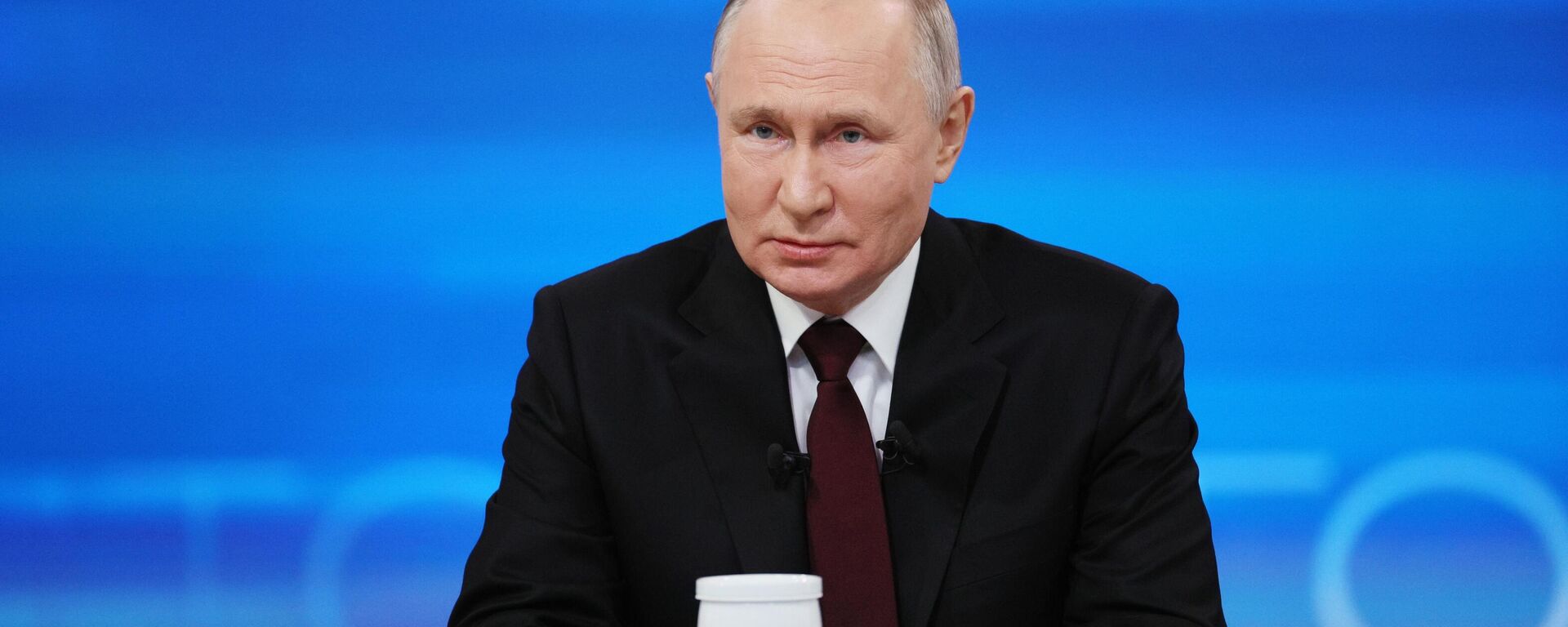 Prezident RF Vladimir Putin provodit sovmestnuю prяmuю liniю s graždanami i bolьšuю press-konferenciю s žurnalistami v Gostinom dvore - Sputnik Srbija, 1920, 29.01.2024