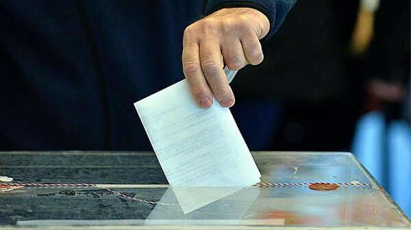 Glasanje na biračkom mestu - Sputnik Srbija