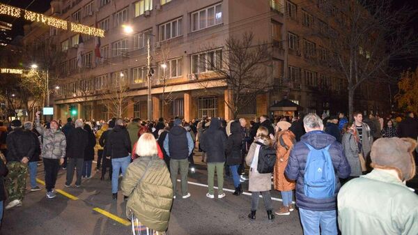 Protest koalicije Srbija protiv nasilja ispred RIK-a - Sputnik Srbija