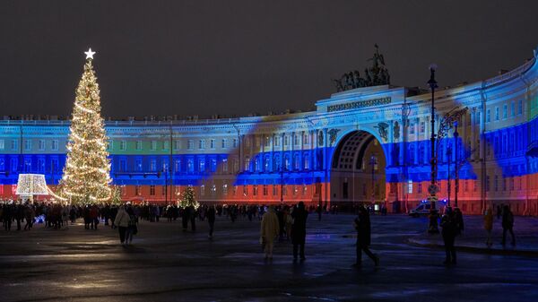 Новогодишње осветљење и украси у Санкт Петербургу  - Sputnik Србија
