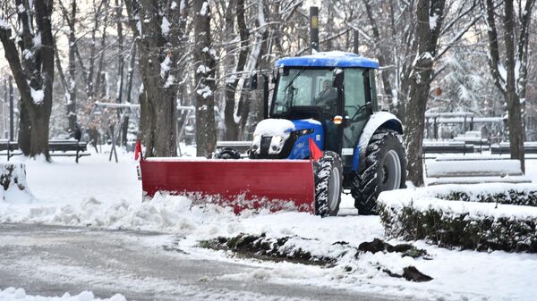 Због снежних падавина МУП позива на опрезну вожњу и одлагање путовања