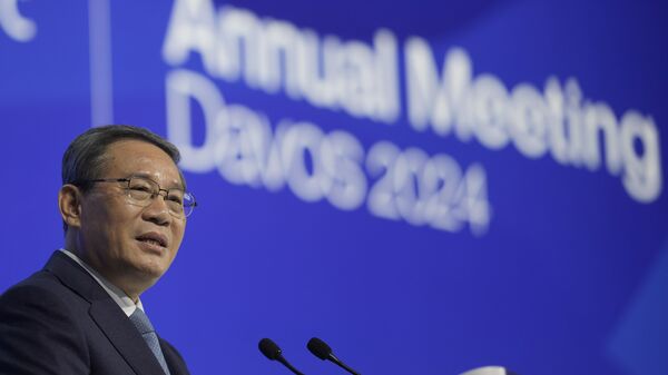 Kineski premijer Li Ćijang je tokom obraćanja na Svetskom ekonomskom forumu u Davosu  - Sputnik Srbija