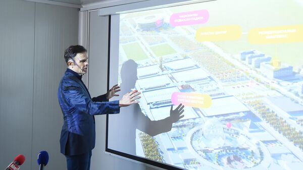 Ministar finansija Siniša Mali tokom obilaska pripremnih radova na lokaciji u Surčinu na kojoj će biti izgrađen kompleks za Ekspo 2027. - Sputnik Srbija