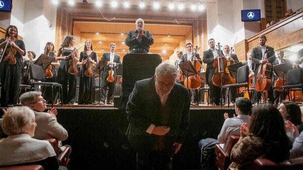Зоран Ерић након концерта Београдске филхармоније 2016. године када је извела његово дело Списак бр. 2 - Sputnik Србија