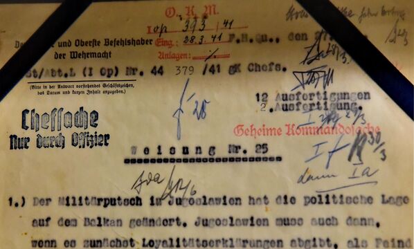 Pored naredbe za sprovođenje brutalnih vazdušnih napada i danonoćnog bombardovanje Beograda,   ovaj dokument obelodanjuje i spremnost da se nakon okupacije Jugoslavije delovi njene teritorije predaju Bugarskoj i Mađarskoj. - Sputnik Srbija