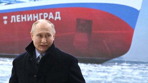 Putin dao zeleno svetlo za izgradnju ledolomca Lenjingrad - Sputnik Srbija