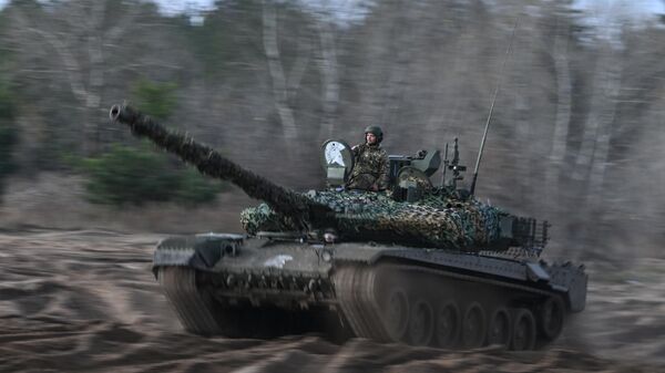Тенк Т-90М Прорив у зони специјалне војне операције - Sputnik Србија
