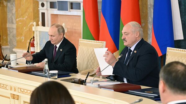Sednica Višeg državnog saveta Savezne države, V. Putin i A. Lukašenko - Sputnik Srbija