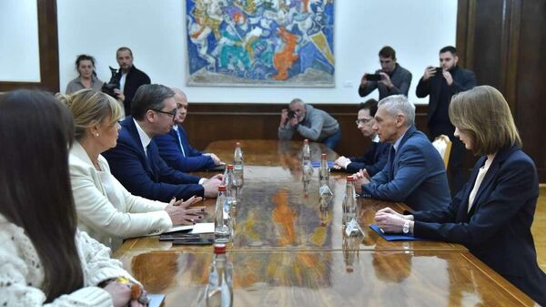 Predsednik Srbije Aleksandar Vučić sastao se sa ambasadorom Ruske Federacije Aleksandrom Bocan-Harčenkom - Sputnik Srbija