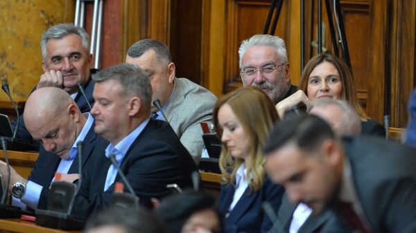 Посланици покрета Ми — Глас из народа у Скупштини Србије - Sputnik Србија