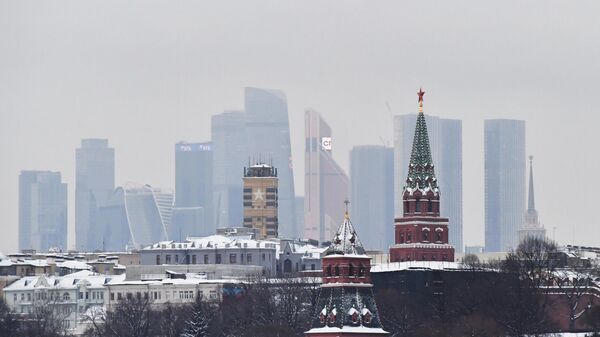 Pogled na moskovski Kremlj i nebodere poslovnog centra Moskva siti - Sputnik Srbija