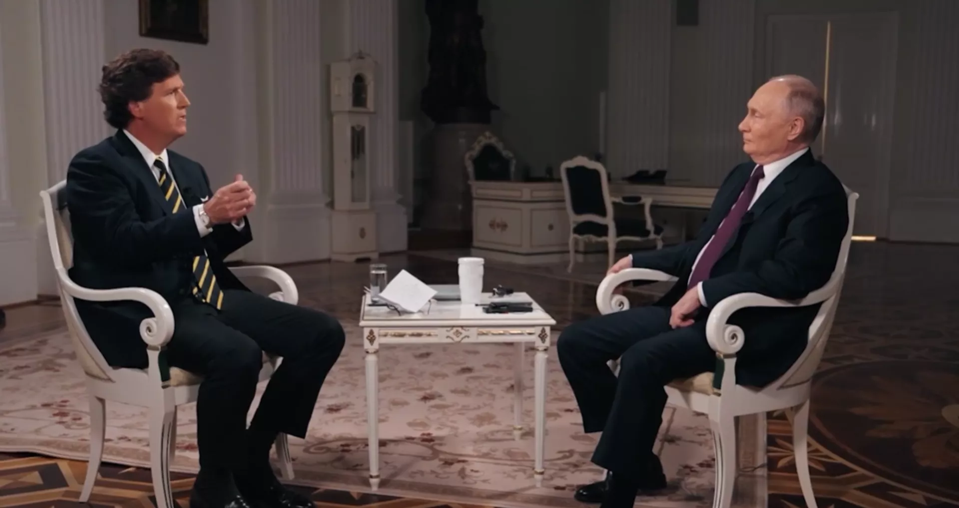 Predsednik Rusije Vladimir Putin i novinar Taker Karlson - Sputnik Srbija, 1920, 09.02.2024