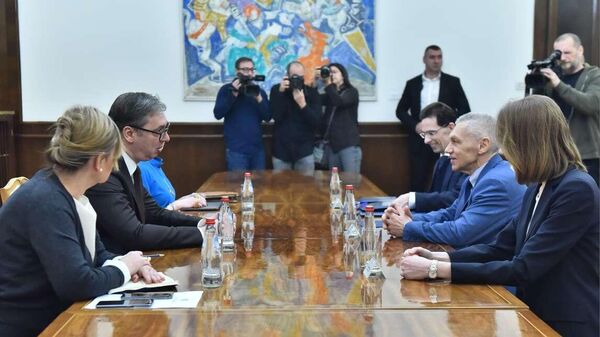 Predsednik Republike Srbije Aleksandar Vučić sastao se sa ambasadorom Ruske Federacije Aleksandrom Bocan-Harčenkom - Sputnik Srbija