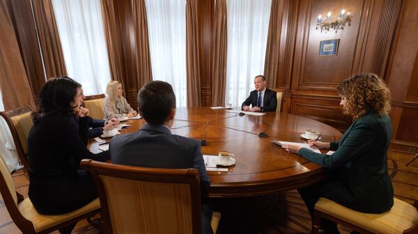 Заменик председника Савета безбедности Русије Дмитриј Медведев на састанку са руским медијима - Sputnik Србија